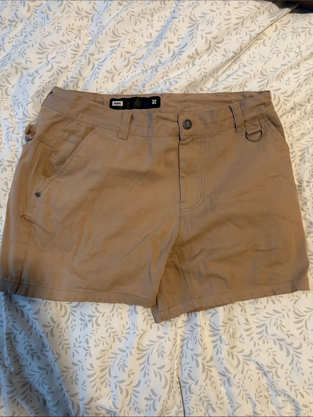 Men’s Khaki Flat Front Casual Shorts - 32x7